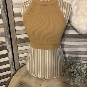 Nwt! Crop top